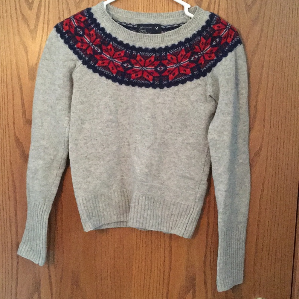 Retro style light sweater